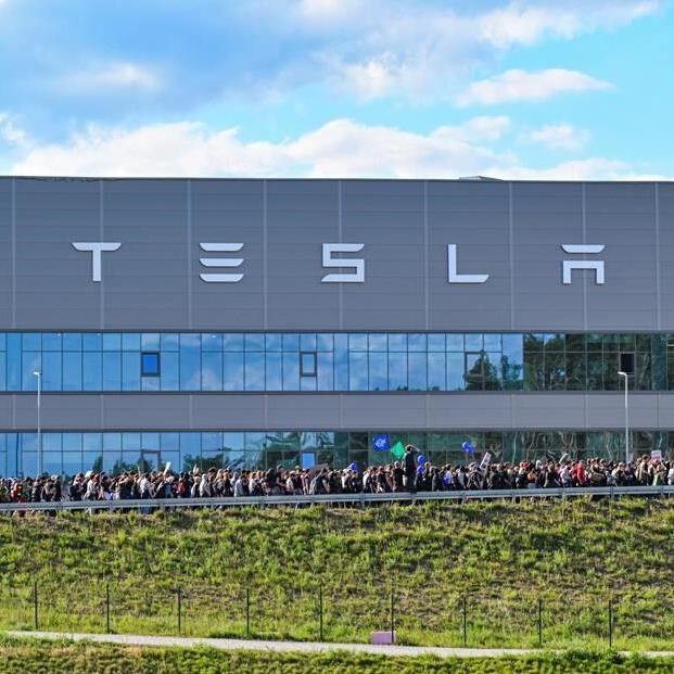 Elon Musk sees another big advisory firm come out against his multibillion dollar pay package